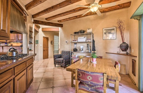 West Alameda Casa | ¡NUEVO! Impresionante casa de Santa Fe con piscina cubierta