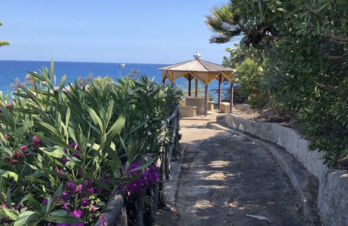 Termini Imerese Villa | Impresionantes vistas al mar y un verdadero jardín de gama alta. Camino privado a la hermosa playa