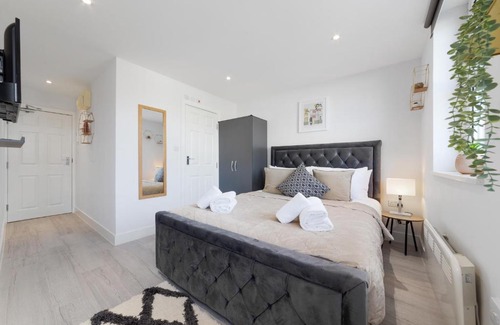 Penge Apartamento | Stunning Serviced Room Crystal Palace London SE20