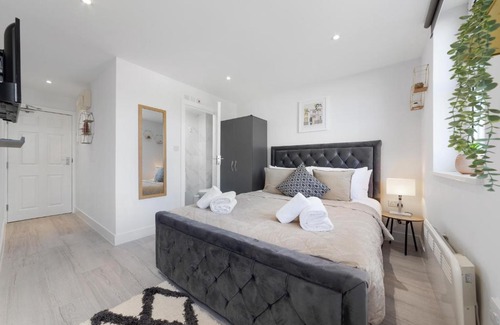 Penge Apartamento | Stunning Serviced Room Crystal Palace London SE20