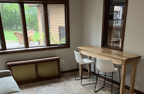 West Hartford Casa | Stunning Single-Family Home Near Blue Back Square