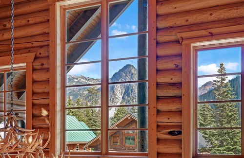 Snoqualmie Pass Casa | Stunning Snoqualmie West Cabin