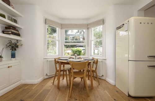 Twickenham Riverside Casa | Stunning, stylish flat near Richmond Bridge | Pass the Keys