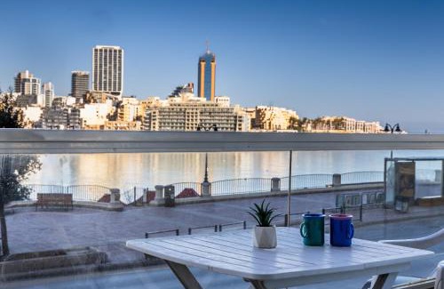 Tower Road Apartamento | Stunning - SunnySide 3-Bedroom