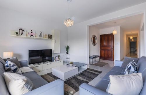 Tower Road Apartamento | Stunning - SunnySide 3-Bedroom