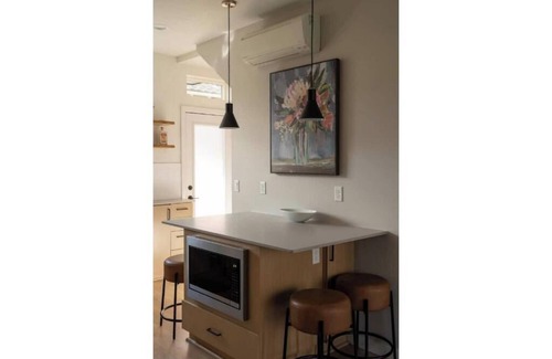 West Woodland Casa | Stunning Townhome Near Downtown Ballard & Transit