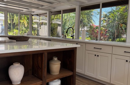 Fort Myers Casa | Stunning Tropical Home w/Fire Pit, Chef Kitchen 5 Mins Historical River District