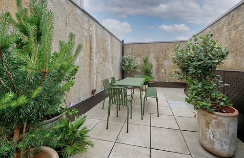 Poplar Apartamento | Stunning two-bedroom Poplar flat with city views