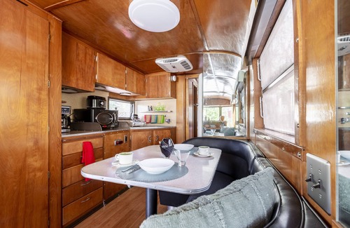 Weaverville Casa | Stunning View. Romantic Airstream, Sauna, Fire Table, Hot Tub, Cold Plunge