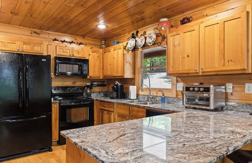 My Mountain Casa | Stunning Views~Hot Tub~Foosball~Grill~Dog Friendly