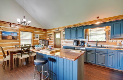 Rockwood Cabina | Lake & Mountain Views: Rockwood Cabin on 8 Acres