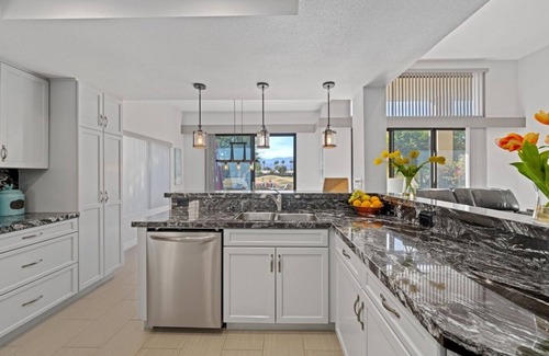 La Quinta Condominio | 💛Stunning Views & Pool! Remodeled, Golf Cart & Pets Welcome, 85+ Reviews!💛