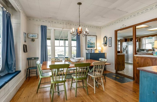 Ocean Point Casa | Stunning Views with Walks to the Beach and a short walk to pay and play tennis