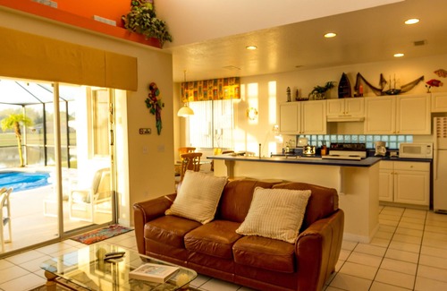 Sunset Lakes Villa | Impresionantes vistas: maravillosa casa junto al lago con bañera de hidromasaje