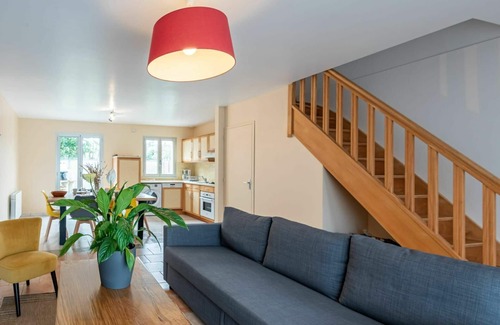 Denneville Casa | Maravillosa casa de vacaciones para 6 personas con WIFI, TV, terraza y mascotas permitida