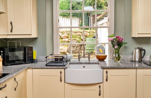 Catterick Casa | Maravillosa casa de vacaciones para 14 personas con WIFI, jacuzzi, TV y mascotas permitida