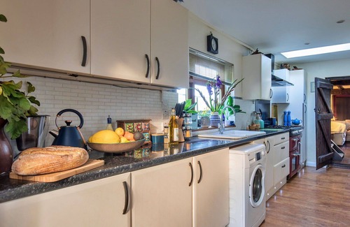 Dormansland Casa | Maravillosa casa de vacaciones para 4 personas con WIFI y mascotas permitida