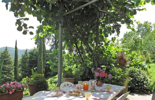 Camaiore Villa | Estupenda casa de vacaciones con WIFI, TV, terraza, mascotas permitida y aparcamiento