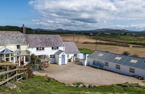 Garn Fadryn Casa | Maravillosa casa de vacaciones para 8 personas con WIFI, TV y balcón