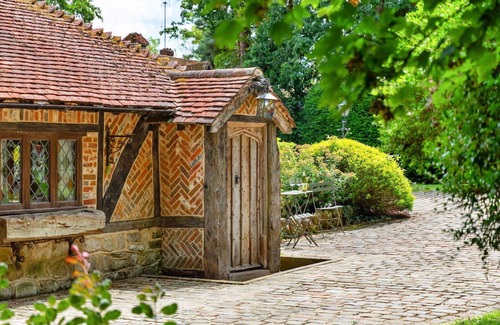 Crawley Down Casa | Estupenda casa de vacaciones para 6 personas con bañera de hidromasaje, WIFI y TV