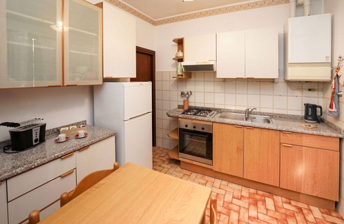 Laveno Casa | Estupenda casa de vacaciones para 5 personas con WIFI, TV, terraza y mascotas permitida