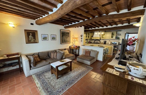 Castelvecchio Villa | Casa de vacaciones con piscina privada, A/C, WIFI, TV, terraza, vista panorámica, cerca de Lucca