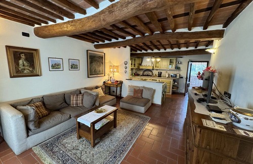 Castelvecchio Villa | Casa de vacaciones con piscina privada, A/C, WIFI, TV, terraza, vista panorámica, cerca de Lucca