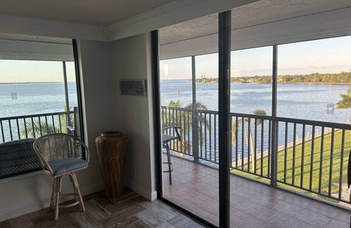 Fort Myers Condominio | Stunning Waterfront Condo