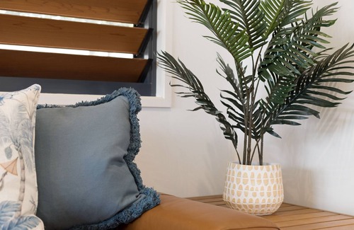 Twin Waters Casa | Stunning Waterfront Coastal Retreat, sleeps 13