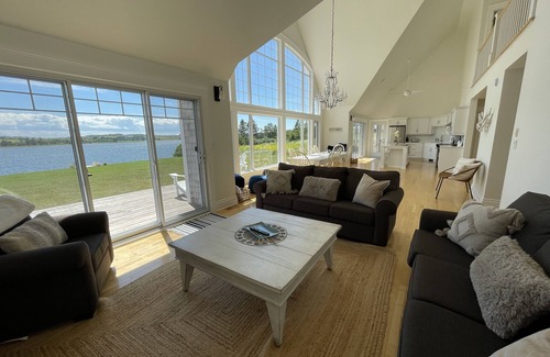 French River Casa | Stunning Waterfront Property With Hot Tub & Outdoor Dining