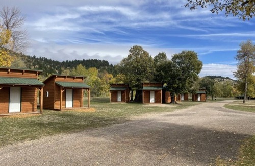 Sturgis Cabina | Sturgis Camping Cabin with Futon and Bunkbed