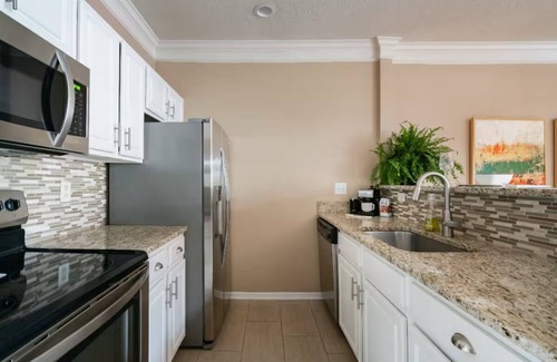 Dublin Casa | Stylish 1-bedroom Townhome with Washer-Dryer / Parking / 30-day+ / Gym / Pool
