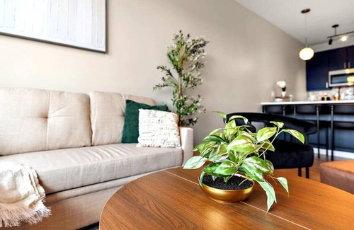 Downtown Minneapolis Condominio | Stylish 1B in DT Minneapolis, Minutes to Minneapolis Convention Center & US Bank