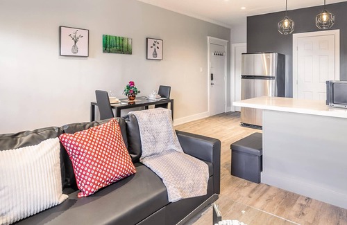 Central Hamilton Apartamento | Stylish 1BR Condo Unit on James Street North!