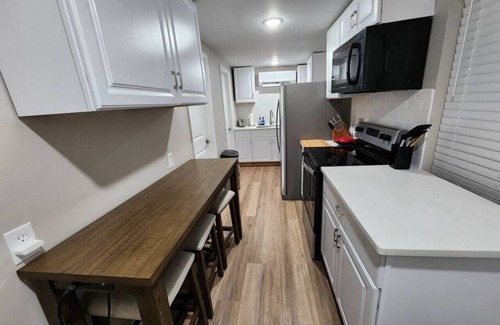 Midtown Apartamento | Stylish 1BR Near Heart of Town