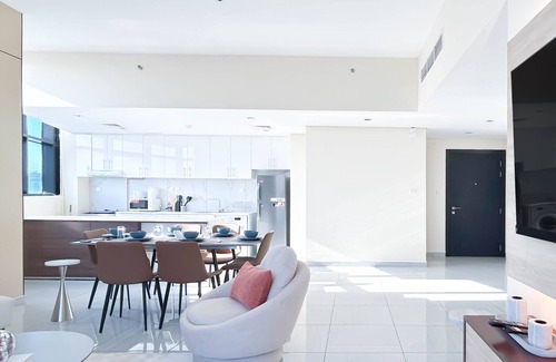 Jumeirah Village Apartamento | Stylish 1BR With Balcony City Views O2 Tower, JVC
