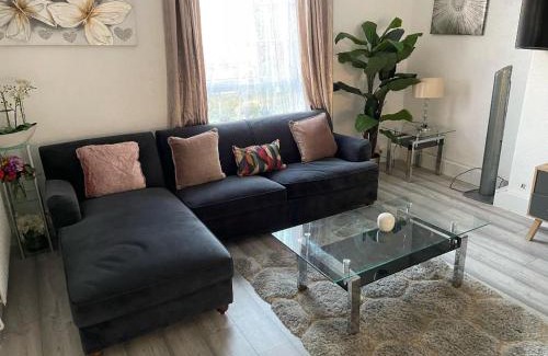 Brockley Apartamento | Stylish 2 Bed Apartment - Perfect for Couples & Families, Free Parking - Near Brockley Station, London