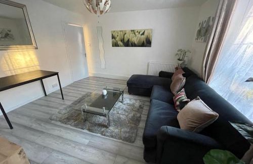 Brockley Apartamento | Stylish 2 Bed Apartment - Perfect for Couples & Families, Free Parking - Near Brockley Station, London