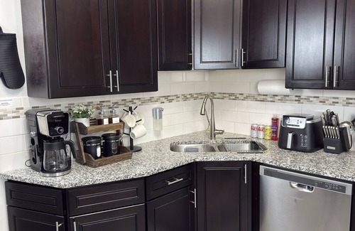 Hermosa Apartamento | Stylish 2 Bedroom Aparment with Games and Free Parking