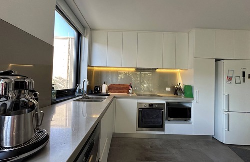 South Perth Apartamento | Stylish 2-BR Apartment in the Heart of South Perth
