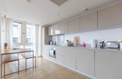 Bromley South Apartamento | Stylish 2BD Flat w/Incredible View of London - Bow