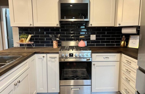 Rolla Casa | Stylish 2Bdrm Bungalow | Walkable + Well Equipped