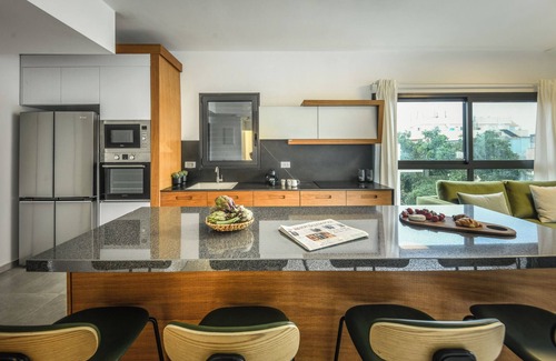 Old North Apartamento | Stylish 2BR Apt with Balcony and View