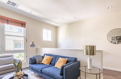 Hillsdale Casa | Stylish 2BR House in San Mateo with Garage