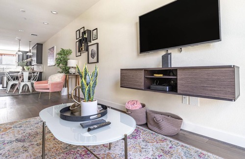 Hillsdale Casa | Stylish 2BR House in San Mateo with Garage