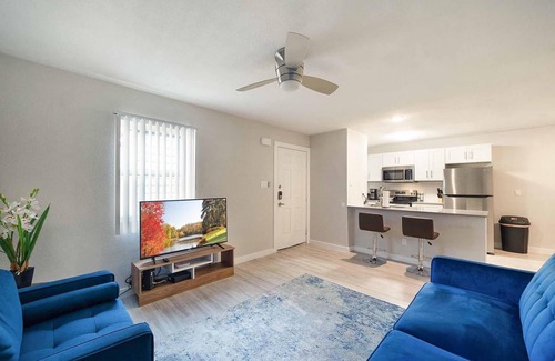 Hyde Park Apartamento | Stylish 2BR Near UT Hyde Park Evonify