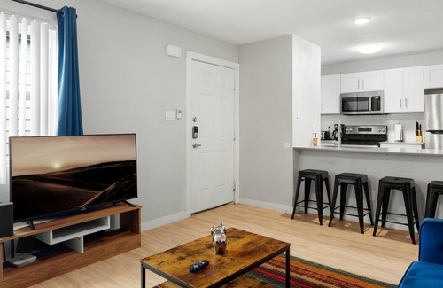 Hyde Park Apartamento | Stylish 2BR Near UT Hyde Park Evonify