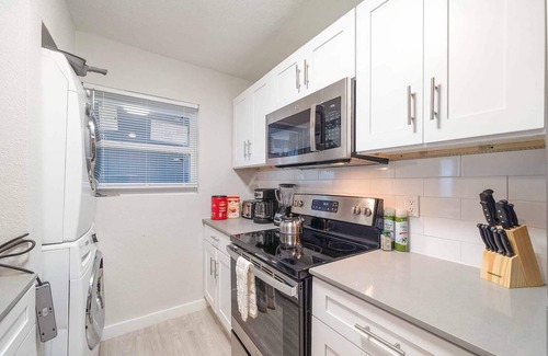 Hyde Park Apartamento | Stylish 2BR Near UT Hyde Park Evonify