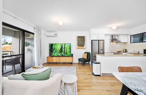 Beckenham Apartamento | Stylish 2BR With Wi-fi 100 Mbps TV big 75 Inch