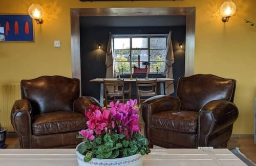 Temple Guiting Cabaña | Stylish 3 bed Cotswold Cottage With Stunning Views and Country Walks